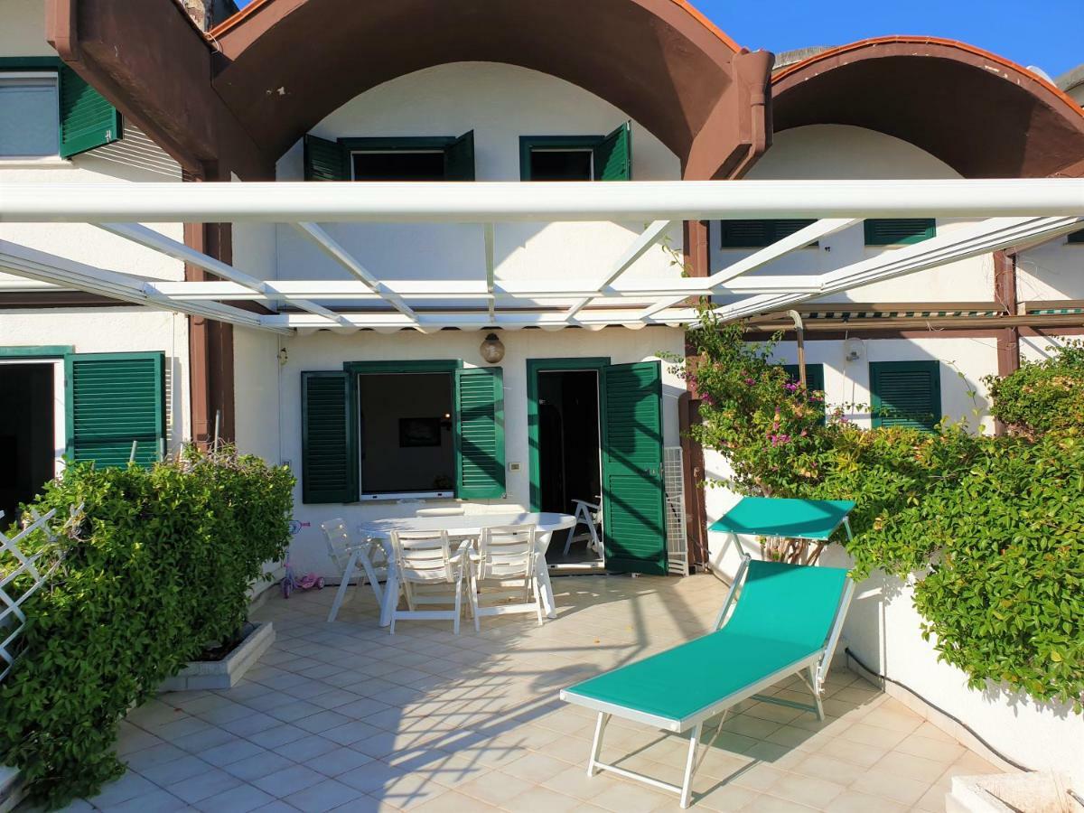 La Villa Fronte Spiaggia Bandiera Blu Sperlonga Exterior photo