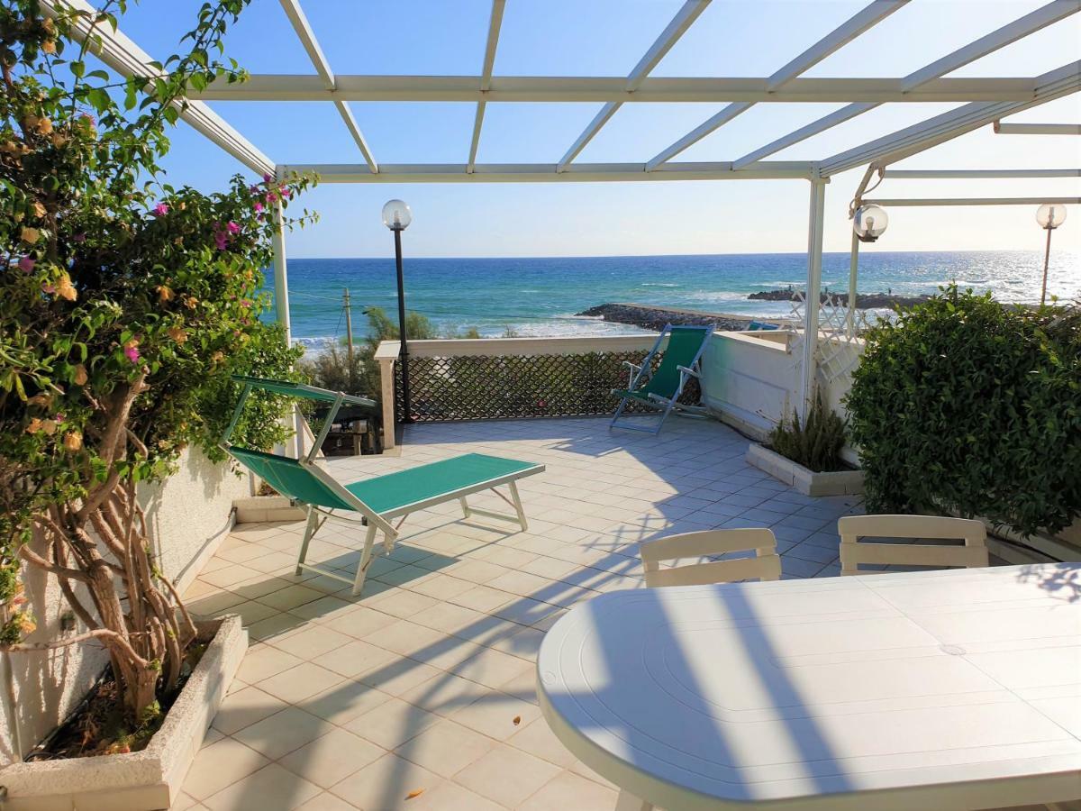 La Villa Fronte Spiaggia Bandiera Blu Sperlonga Exterior photo